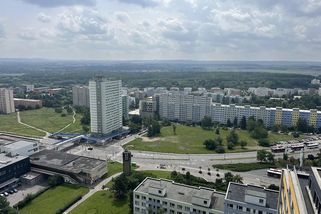 Paneláky z dob Husáka mají průšvih. To nejhorší se odehrává přímo uvnitř zdí, za chvíli v nich nebude bydlet ani noha